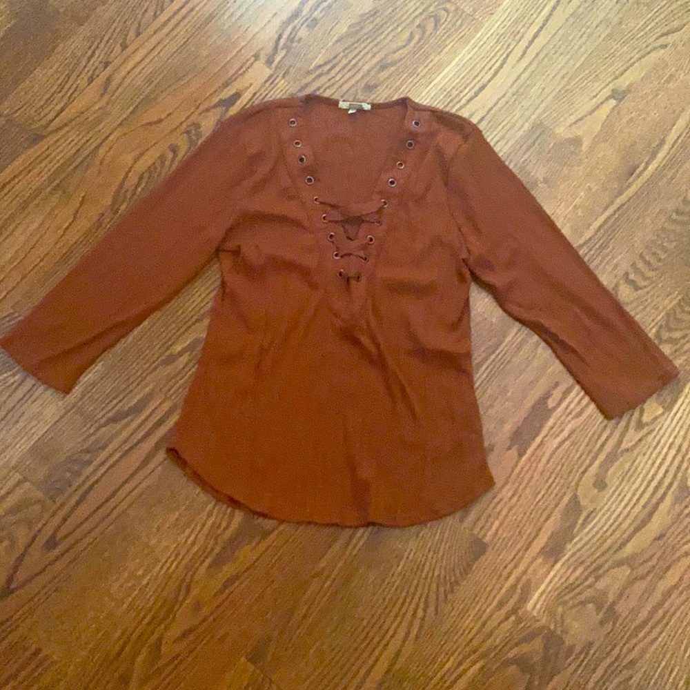 Gimmicks top, size large, 3/4 sleeve, low v-neck